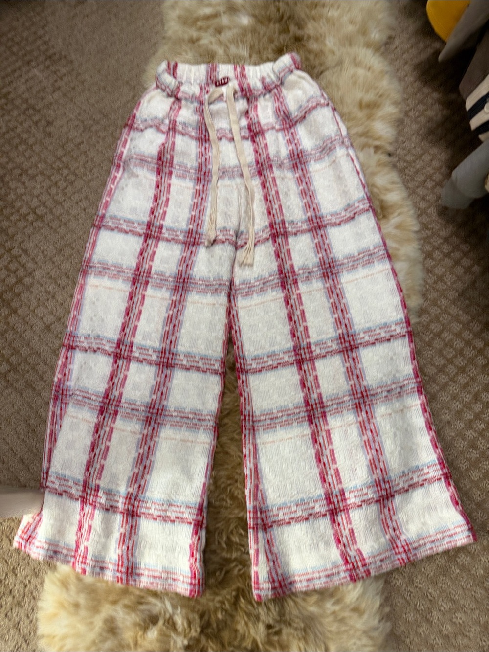 - White & Pink Blue EUC